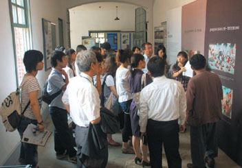 Korean and Japanese youth at Seodaemun Prison History Hall