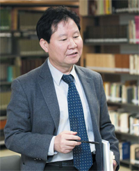 Mr. Yeon Min-su, a researcher at the Foundation