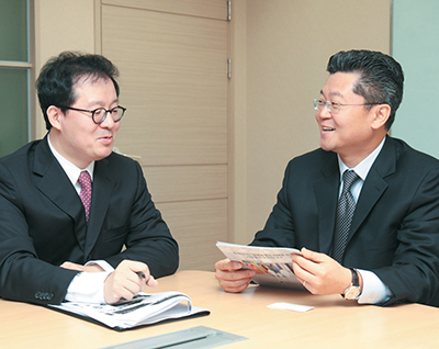 Lawyer KIM Bong-Joon vs Research fellow KIM Yong-Hwan