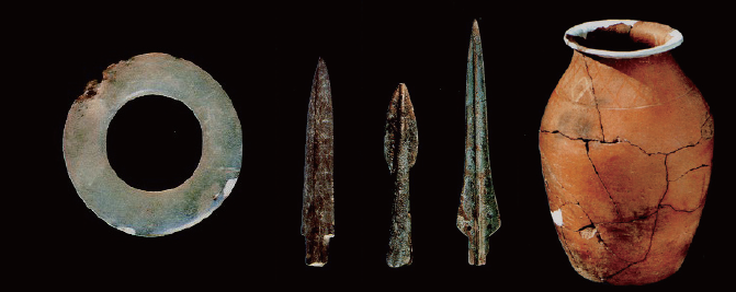 Relics of Gojoseon, Buyeo and Goguryeo excavated from 'Wanfabozi Relic' (source : Jilin Provincial Archives Research Institute(2008))