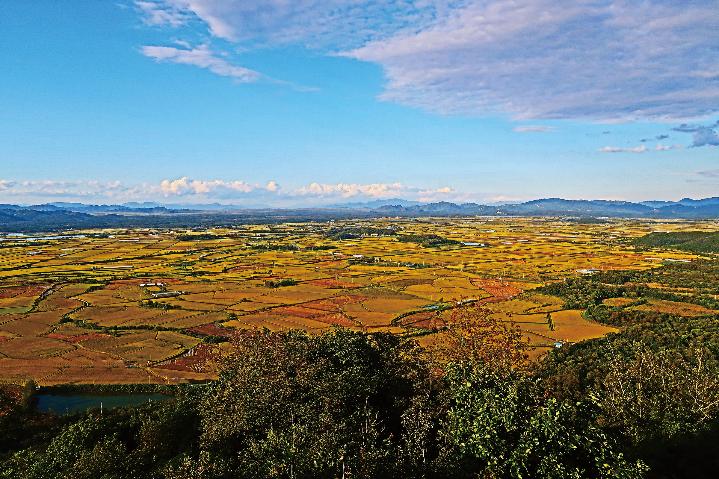 the appearance of Cheolwon plain Cheolwon is a granary area with a large plain, which both Koreas considered strategically important. The battle of the Shangganling was fought in the east of Cheolwon Plain.