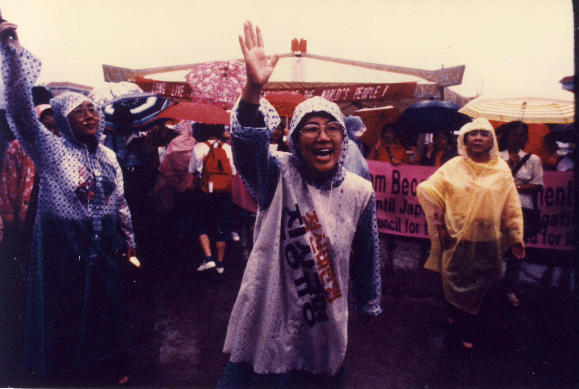 The History of 'Comfort Women' as a Universal Human Rights Issue Is it possible to write transnational history?