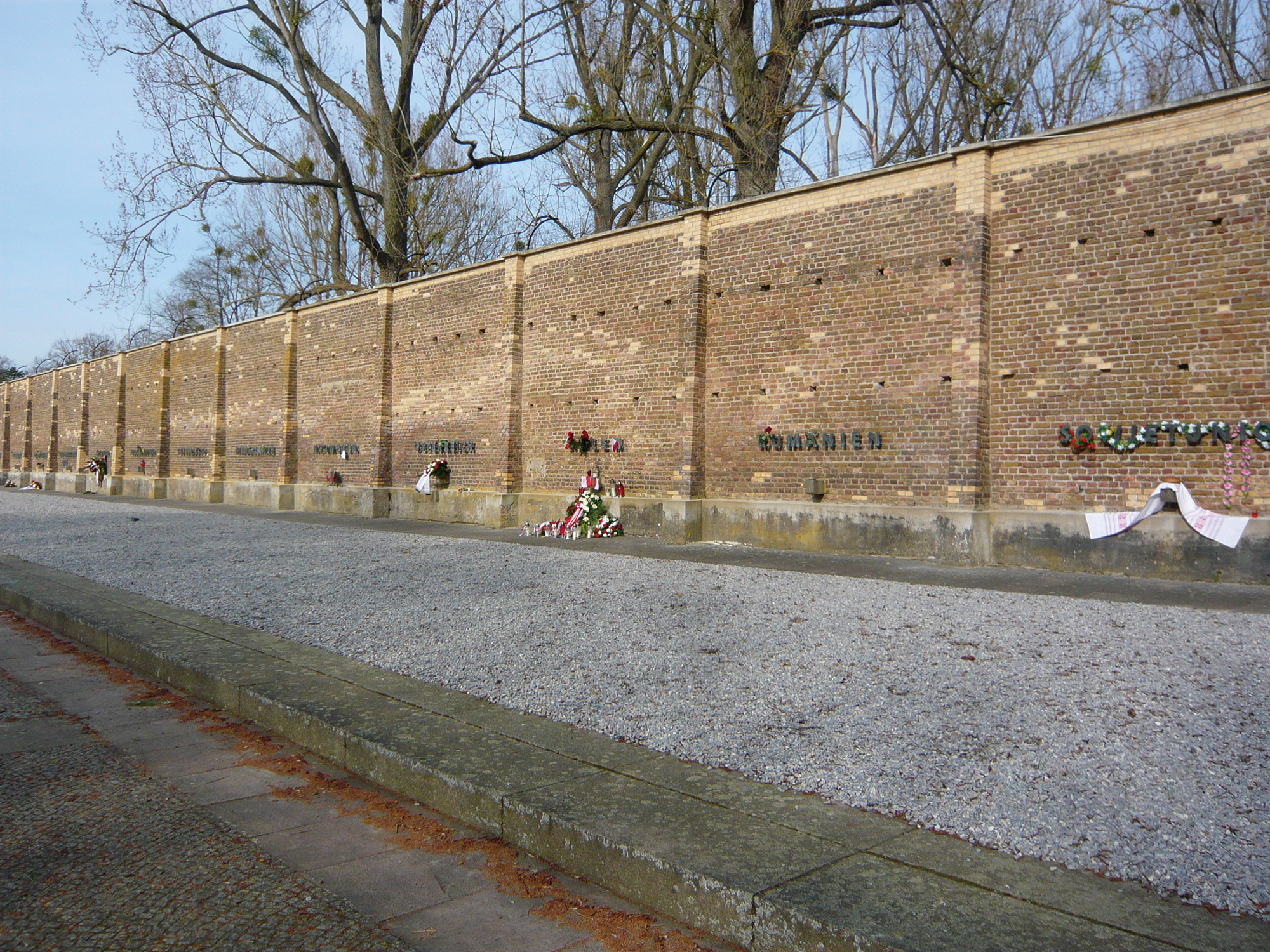 The Statue of Peace in Germany, Is it possible to reconcile memories?