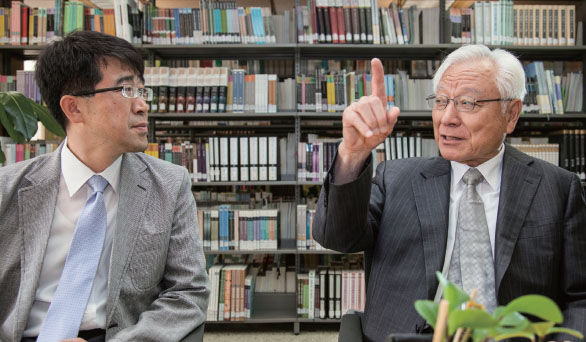 "『근대한국외교문서』는 정조시대 외교문서『동문휘고』의 전통을 되살리는 작업" "외교사 연구 본격화하고,열강의 한반도인식 바로잡을 수 있어"