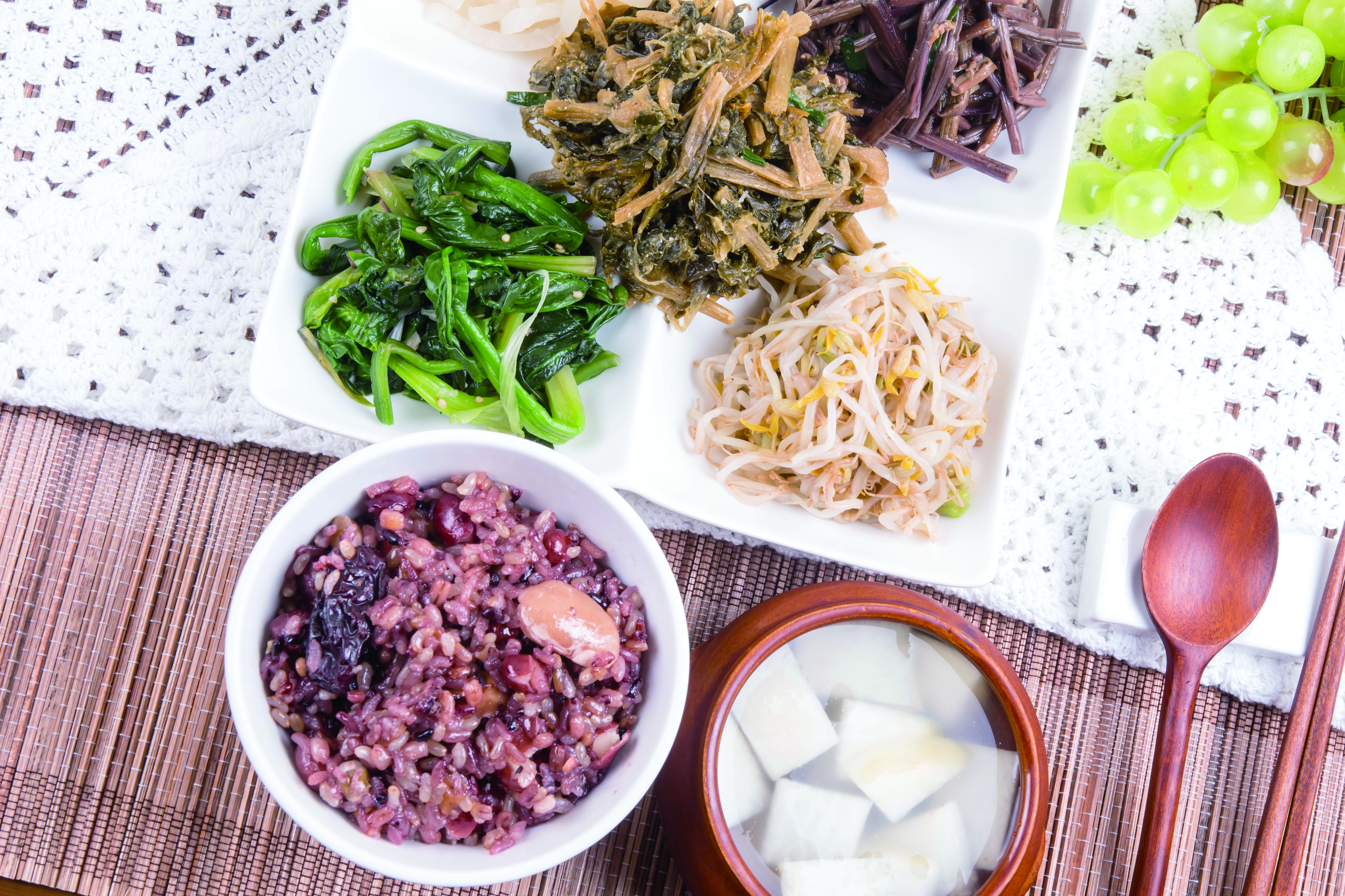 Daeboreum in Korea and Yuanxiao in China