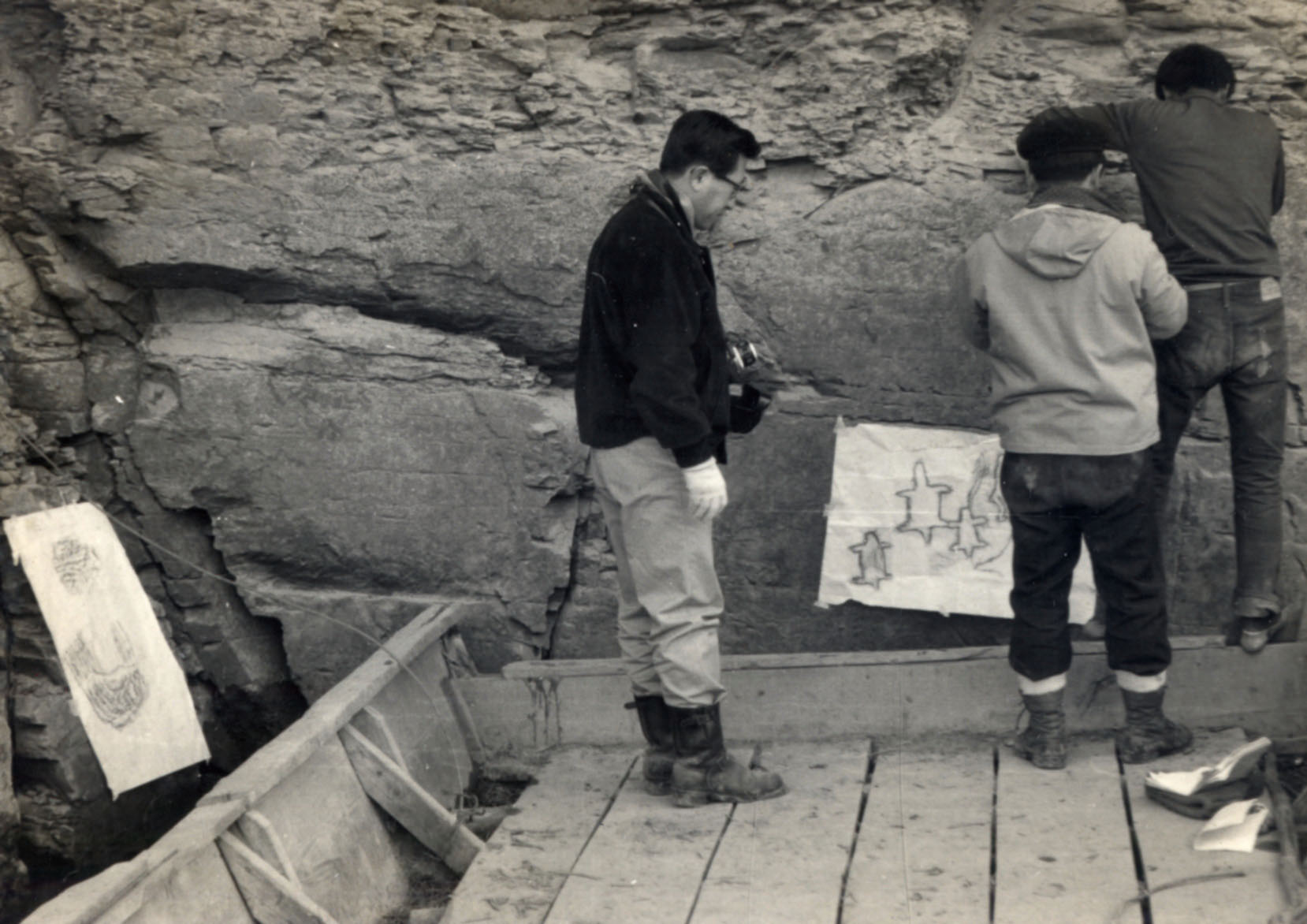 Petroglyphs in Daegok-ri was discovered (From left, Kim Jung-bae, Lee Yoong-jo, and Moon Myeong-dae)