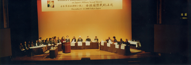 Presidents of the Republic of Korea and the Soviet Union sign a joint declaration(1990) President Roh Tae-woo, who is visiting the Soviet Union officially, signs a joint declaration with Soviet President Gorbachev ⓒPresidential Archives